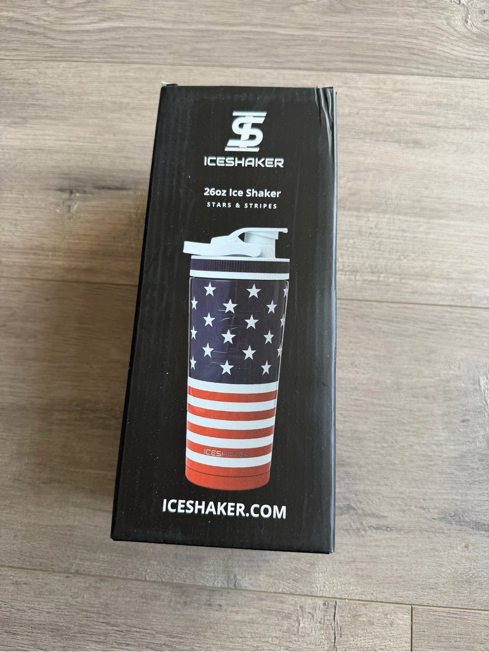 NIB Ice Shaker 26 ounce Ice Shaker - Stars & Stripes